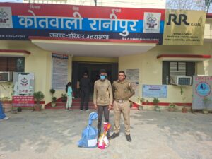उत्तराखंड : हरिद्वार रानीपुर पुलिस ने 300 किलो प्रतिबंधित गौ मांस कटान करते हुये 1 युवक को किया गिरफ्तार_अन्य दो फरार_अवैध पशु कटान के उपकरण किये जब्त देखे विडिओ !!