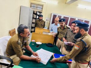 SSP हरिद्वार द्वारा किया गया पुलिस कार्यालय की प्रधान लिपिक शाखा, हाइकोर्ट सेल, एसआईएस, डीसीआरबी, गौवंश सैल का वार्षिक निरीक्षण