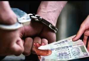 उत्तराखंड / उधमसिंह नगर : विजिलेंस का ट्रैप_अल्मोड़ा और किच्छा में दो रिश्वतखोर रंगे हाथ गिरफ्तार…