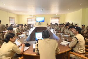 उत्तराखंड / हरिद्वार : चारधाम यात्रा को लेकर पुलिस सख्त—एसएसपी नवनीत सिंह की अपराध गोष्ठी में कड़े निर्देश_देखे विडिओ !!