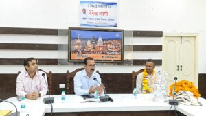उत्तराखंड / हरिद्वार : 36 साल 9 महीने 10 दिन की निष्कलंक सेवा को सलाम: वरिष्ठ वाहन चालक (राजस्व विभाग) देवेंद्र त्यागी को दी यादगार और अनोखी विदाई_ देखे विडिओ !!