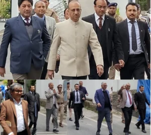 उत्तराखंड / नैनीताल : नो व्हीकल डे : हाईकोर्ट तक पैदल पहुंचे चीफ जस्टिस, ईंधन बचाने का दिया बड़ा संदेश_देखे विडिओ !!