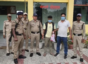 उत्तराखंड / नैनीताल: मुर्गा सप्लाई की आड़ में चरस तस्करी का भंडाफोड़, 2.683 किलो चरस के साथ दो तस्कर गिरफ्तार_ देखे विडिओ !!