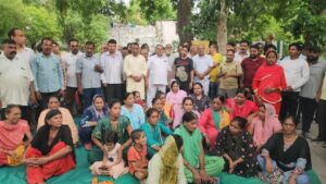 उत्तराखंड : मदन मोहन मालवीय शोध संस्थान की घोषणा से ऋषिकुल के 250 परिवारों में विस्थापन का डर, कांग्रेस ने दिया समर्थन; सोमवार को सिटी मजिस्ट्रेट से करेंगे मुलाकात_देखे विडिओ !!