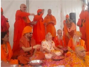 उत्तराखंड / हरिद्वार : निरंजनी अखाड़े के महामंडलेश्वर बने स्वामी गोपालानंद भारती, संत समाज ने किया भव्य पट्टाभिषेक..