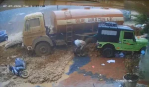 देश : खौफनाक लैंडस्लाइड का CCTV आया सामने: देखते ही देखते सड़क पर टूटा पहाड़, 3 की मौत, कई वाहन मलबे में दबे