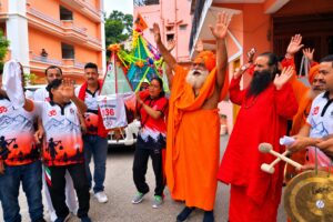उत्तराखंड / हरिद्वार : 2036 ओलंपिक की मेजबानी और भारत को खेल महाशक्ति बनाने का संकल्प, खेल मंत्री रेखा आर्य ने हर की पैड़ी से उठाई कांवड़…