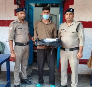 उत्तराखंड / देहरादून/ऋषिकेश : ट्रेन में लाखों की चोरी का खुलासा, शातिर चोर गिरफ्तार…