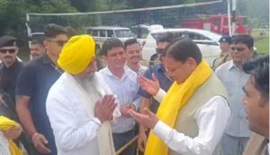 उत्तराखंड / हल्द्वानी : हल्द्वानी पहुंचे मुख्यमंत्री धामी, जनप्रतिनिधियों और आमजन से सुनी समस्याएं…