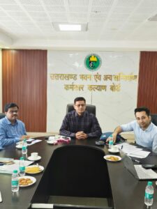 उत्तराखंड / देहरादून: मुख्यमंत्री धामी की श्रमिक स्वास्थ्य पहल बनी दूसरे राज्यों के लिए प्रेरणा, उत्तर प्रदेश की टीम ने किया उत्तराखण्ड के मॉडल का अध्ययन